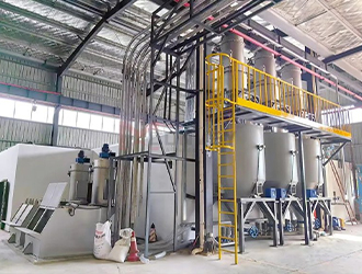 CASE | Solución de manipulación de materiales en la producción de tejas de plástico 