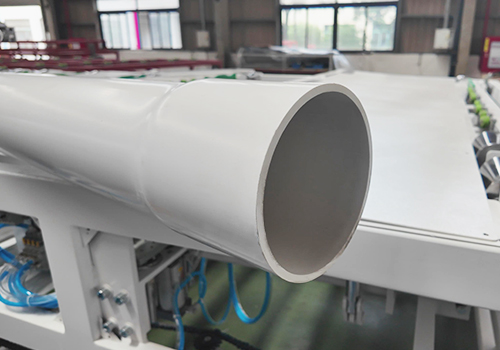 L&iacute;nea de extrusi&oacute;n de tubos de hebra doble de PVC LSDP-160 con m&aacute;quina de enchufe en l&iacute;nea 